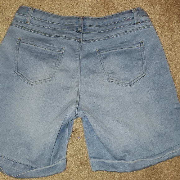Short Jeans - Picture 2 of 2